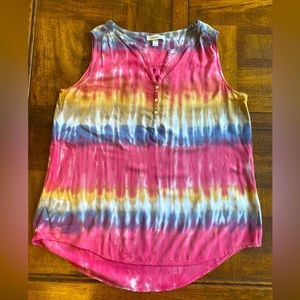 Dressbarn EUC Sleeveless Top tie-dye